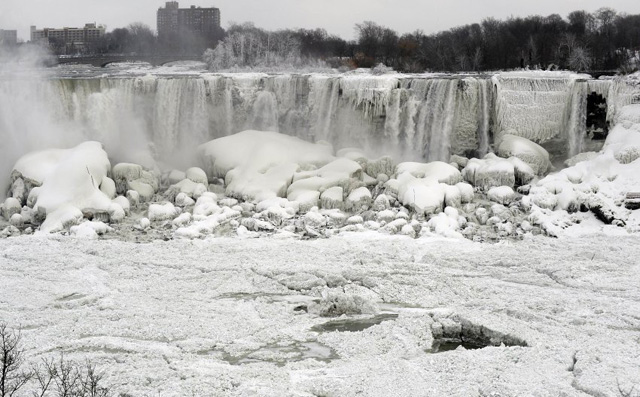 Rekordkälte in Nordamerika: Niagarafälle erstarren zum Eiskunstwerk – Kälte soll bald ein Ende haben  Kaelte-usa